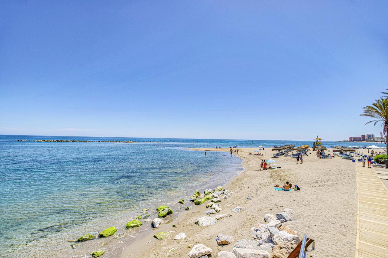Bonito Apartamento Al Lado De La Playa Con Vistas Al Mar Беналмадена Екстериор снимка